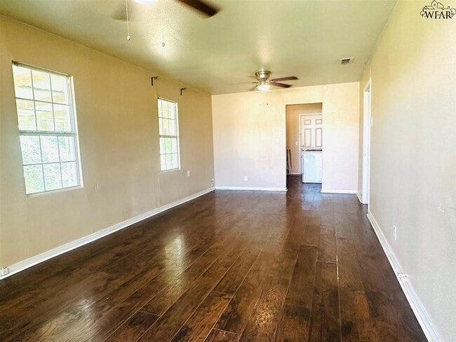 Building Photo - 2407 Carrigan Ave