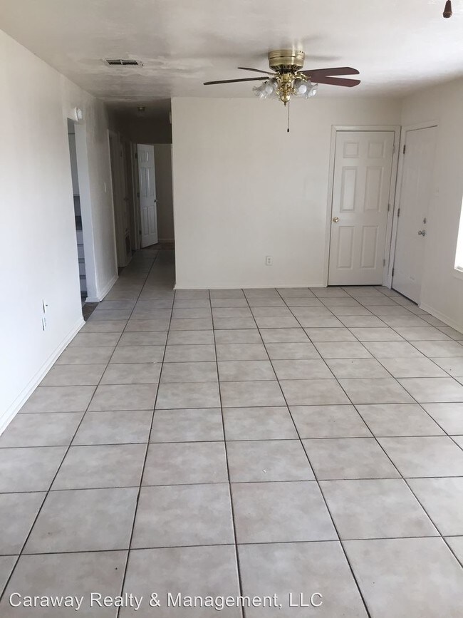 Foto del edificio - 3 br, 1 bath House - 2800 Hood Dr.