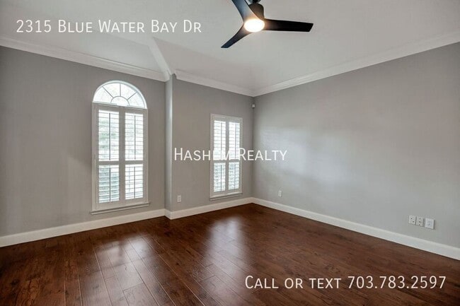 Building Photo - 2315 Blue Water Bay Dr