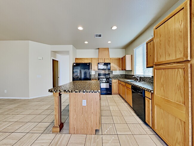 Building Photo - 520 Moses Lake Ct