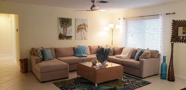 Foto del edificio - 1150 Emerald Ln