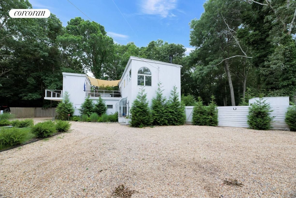 997 Springs Fireplace Rd, East Hampton, NY 11937 House Rental in East