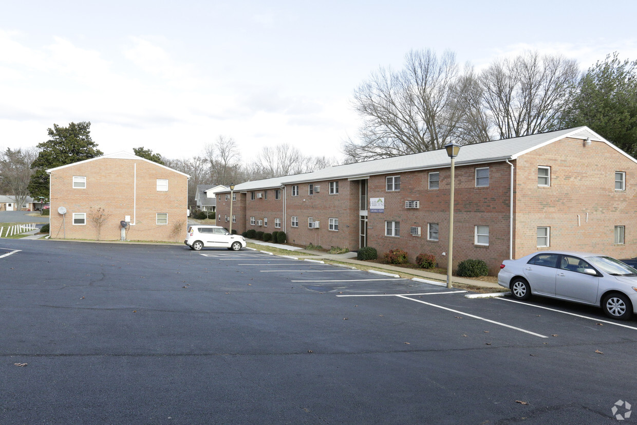 Primary Photo - Hillcrest Apartments