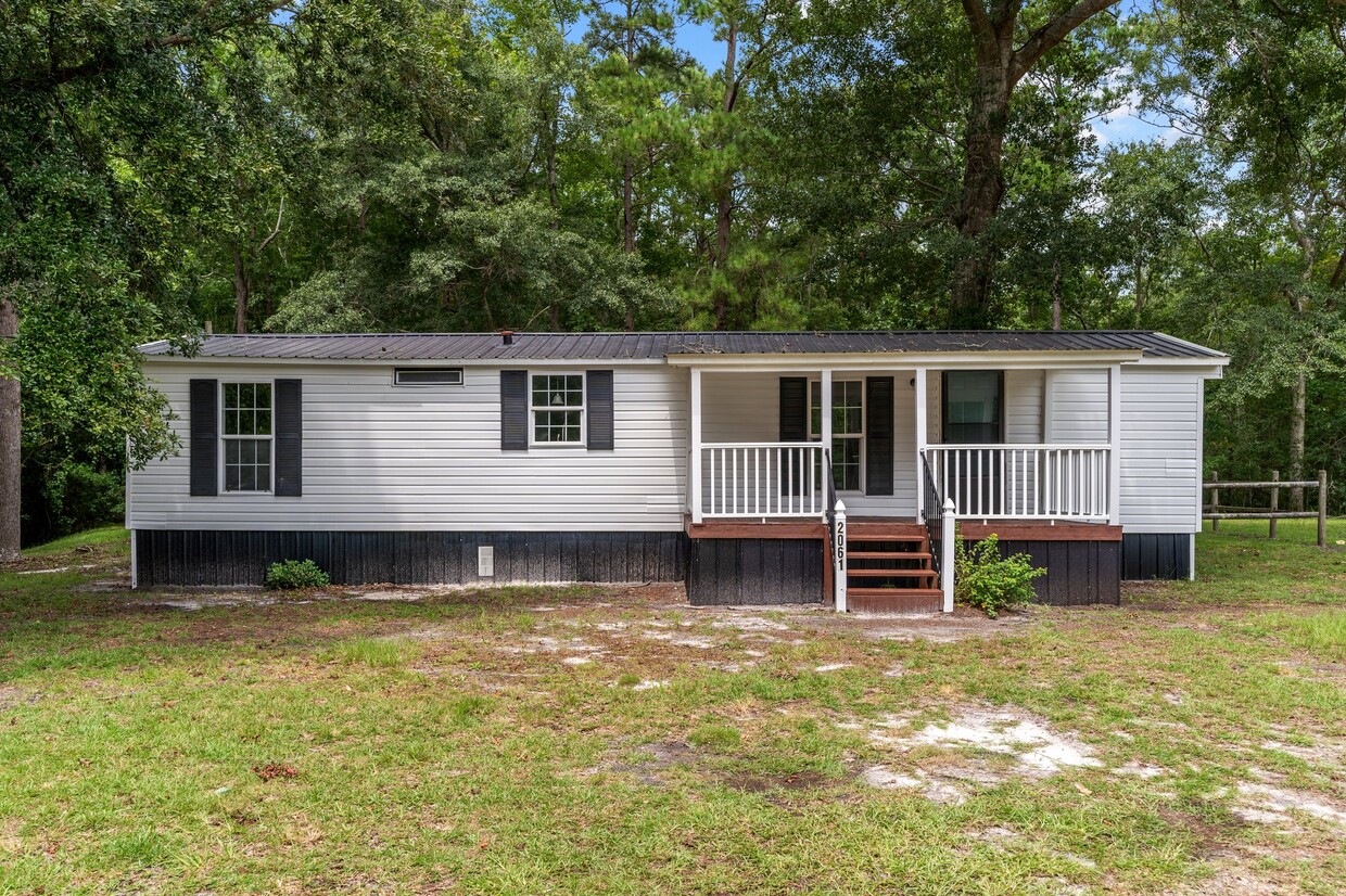 Primary Photo - 2061 Center Ct SW
