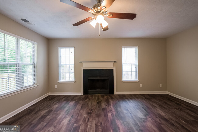 Building Photo - 2295 Burdett Ridge Dr