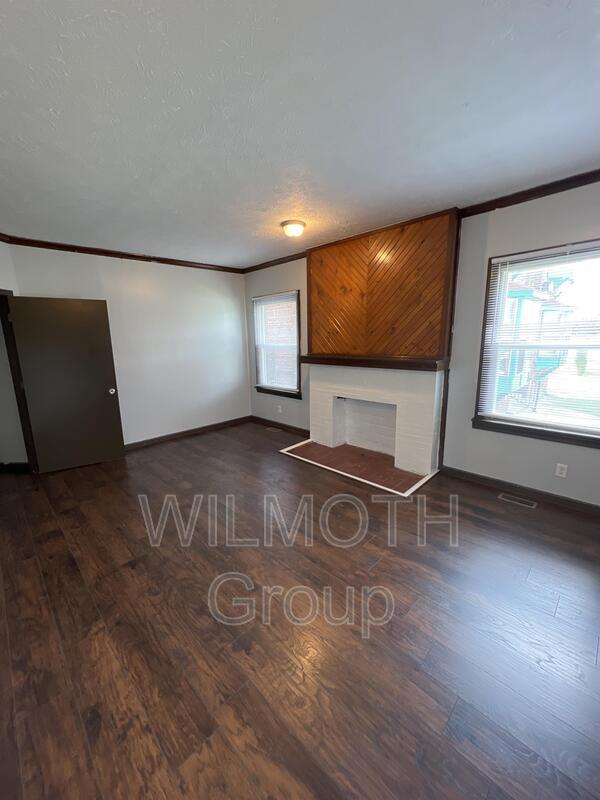 Building Photo - 43 W Fall Creek Pkwy S Dr