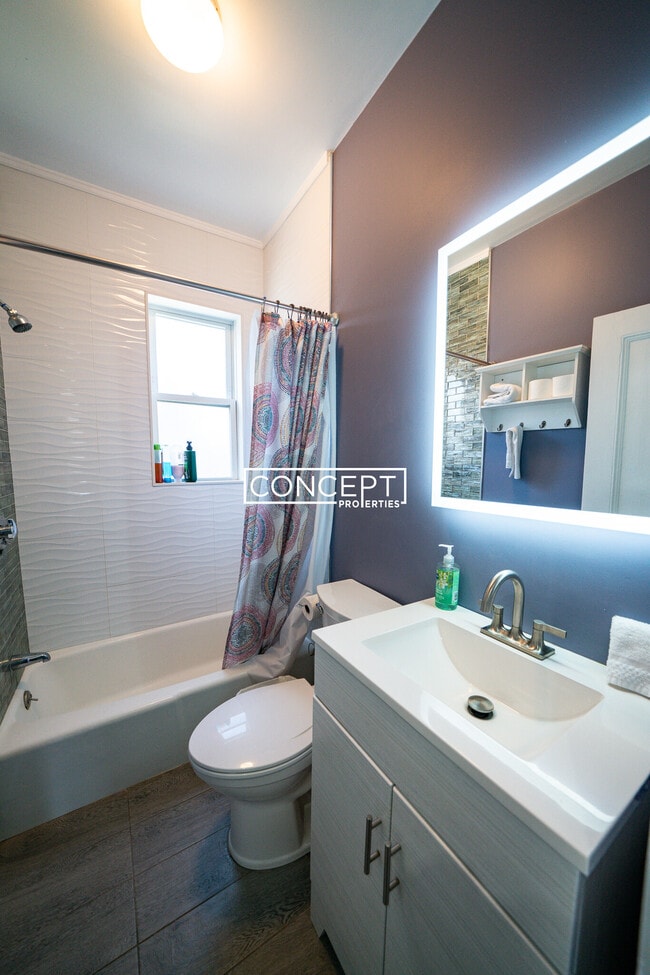 Building Photo - 2 Gore St