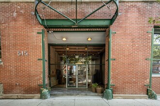 Building Photo - 515 N Noble St