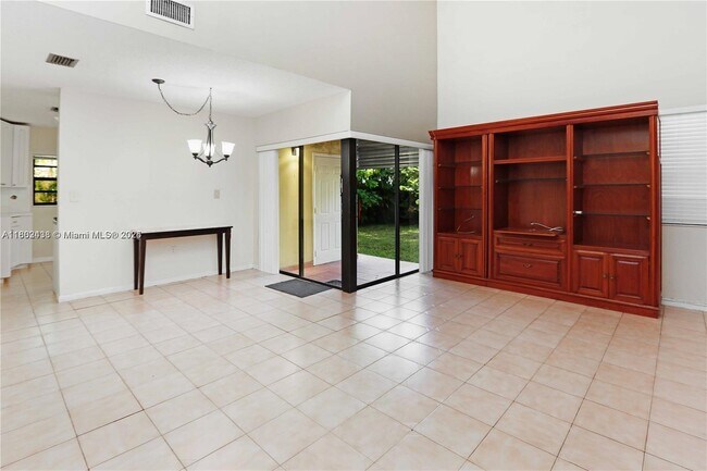 Building Photo - 2500 SW 113th Ct