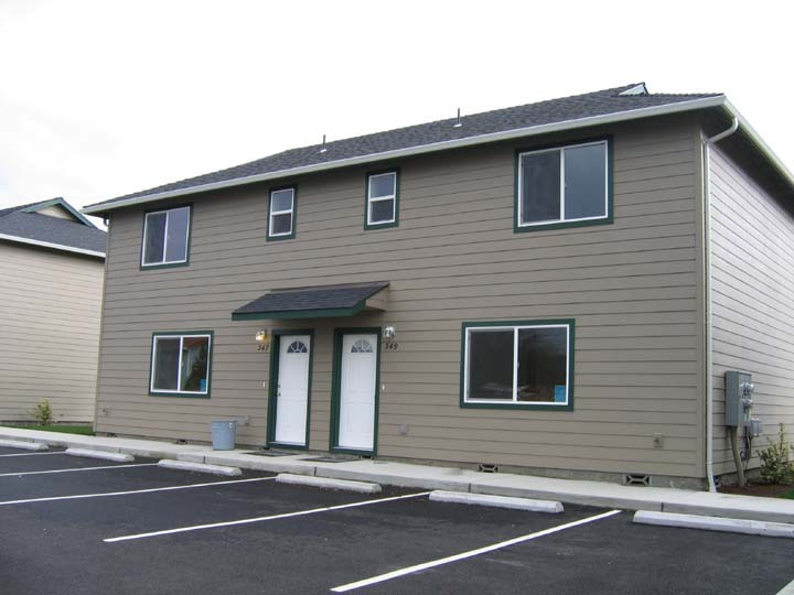 347 Pardee Ln, Grants Pass, OR 97527 Apartments - Grants Pass, OR