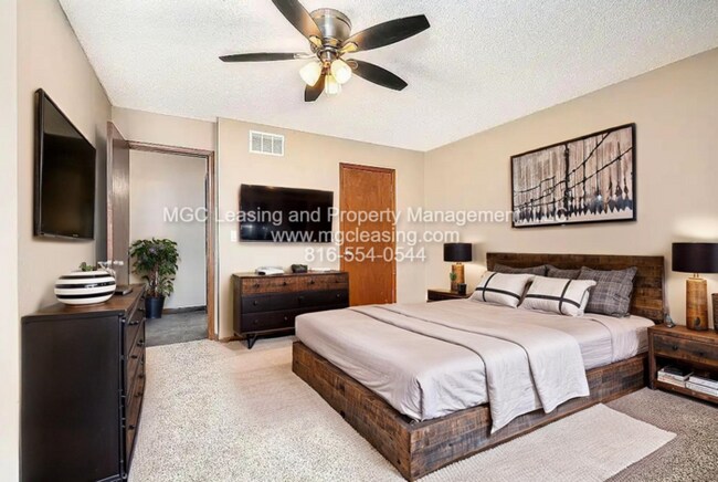 Foto del edificio - Spacious Townhome Living in the Heart of B...