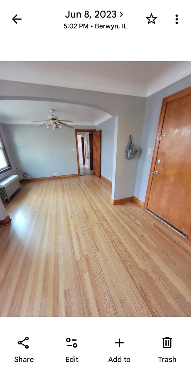 Photo - 2536 Ridgeland Ave Apartment
