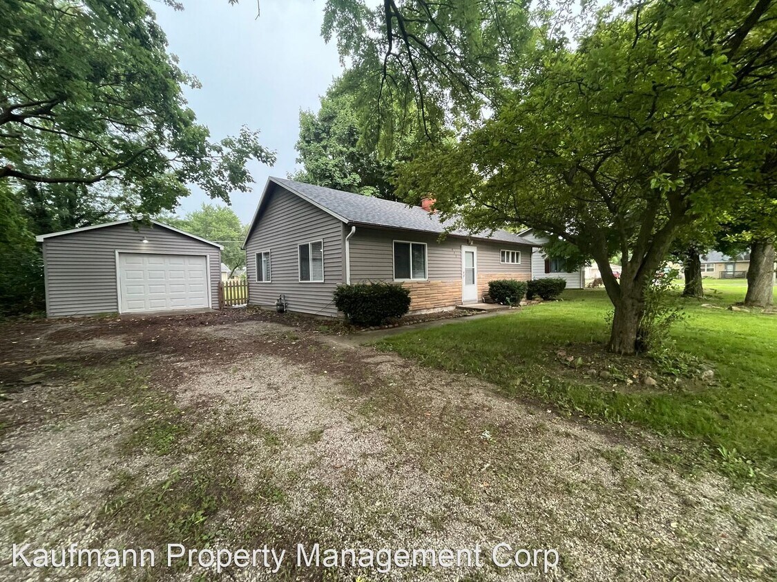 3 br, 1 bath House 842 W Circle Drive House Rental in New Haven, IN