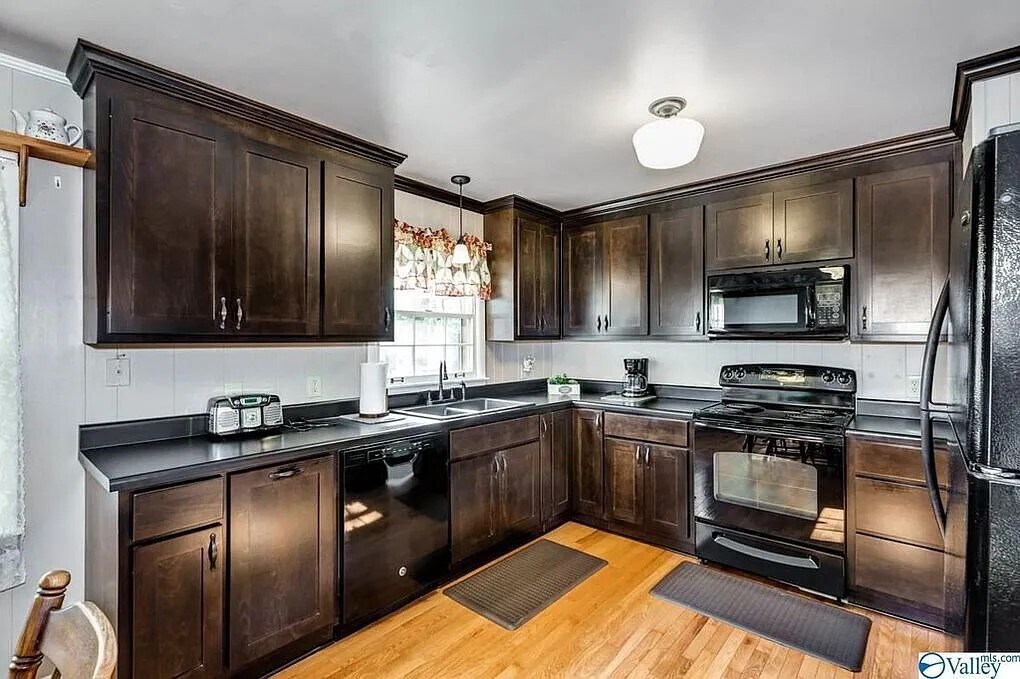 Building Photo - 2622 Brookline Dr NW