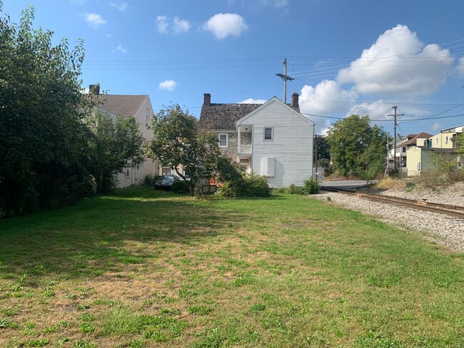 Building Photo - Historic Limestone 2 Bedroom 2 Bath House ...