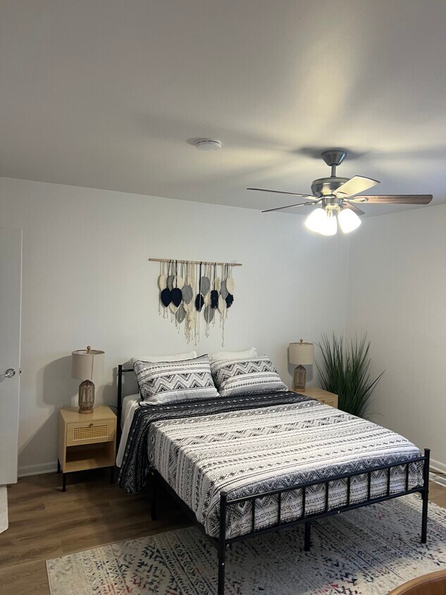 Foto principal - 2530 Rolling View Dr SE