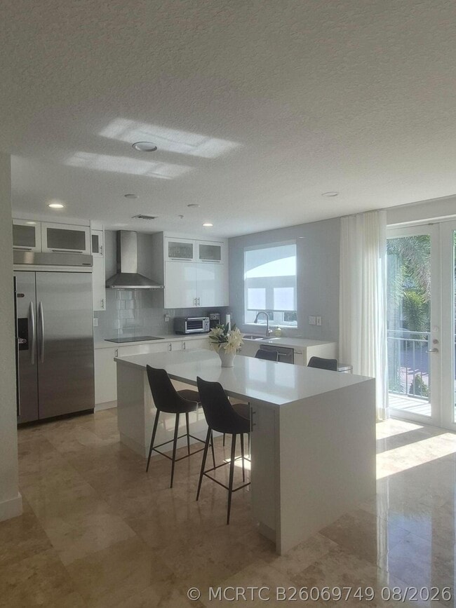 Building Photo - 71 Isle of Venice Dr