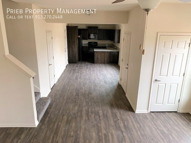 Building Photo - Parkview Townhome - Available September 16th