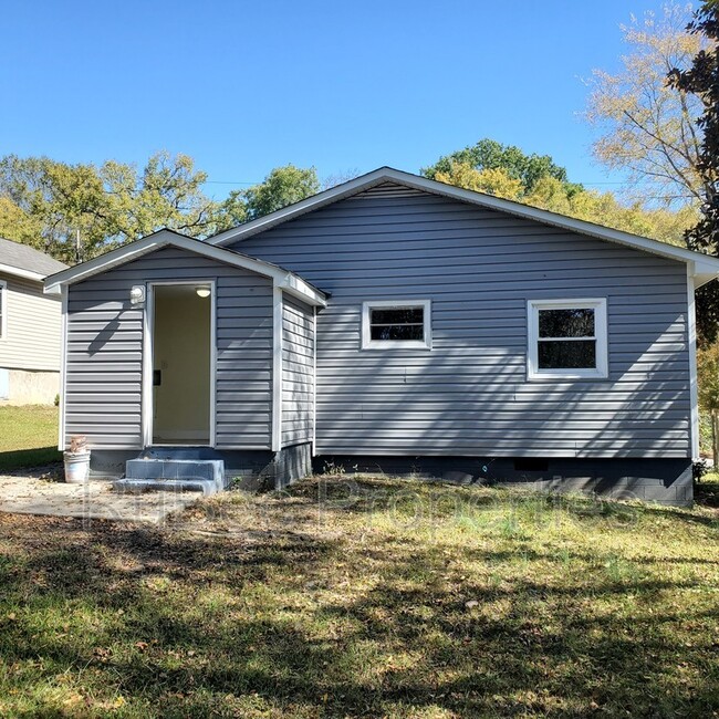 Building Photo - 196 Mahan St SW