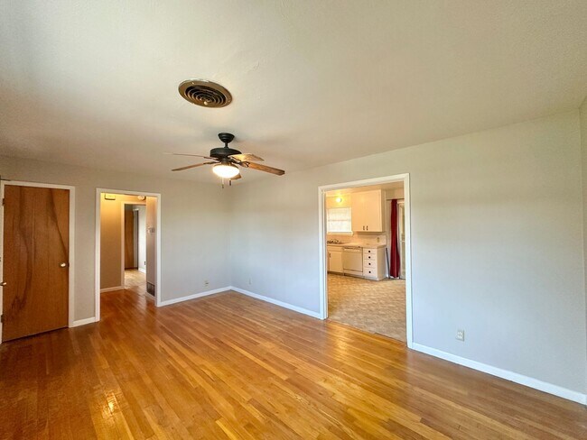 Foto del edificio - Price Drop!  Viewable Now!
