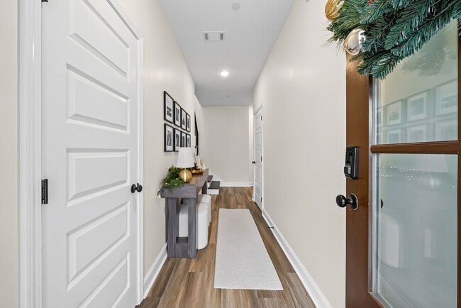 Foto del edificio - Gorgeous 3 Bedroom Pet Friendly Home For Rent in Pleasant View