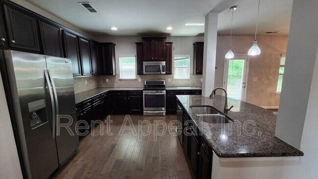Building Photo - 3523 Woodshade Dr