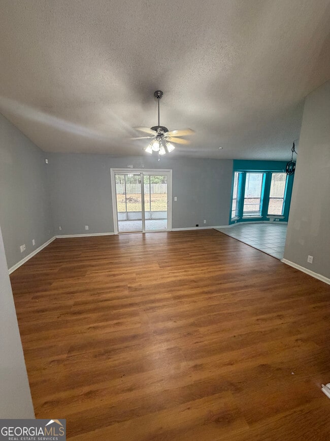 Building Photo - 514 Sunnyside Ct