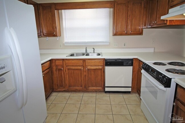 Building Photo - 130 Wildflower Ln