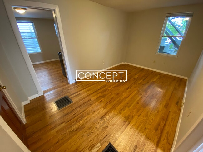 Building Photo - 429 Franklin St