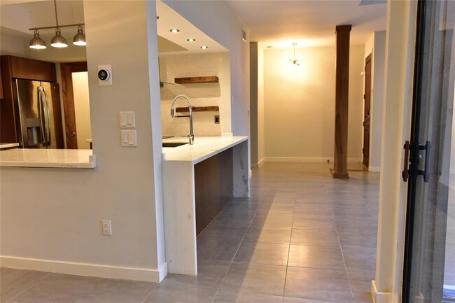 Building Photo - 229 Litchfield Ln