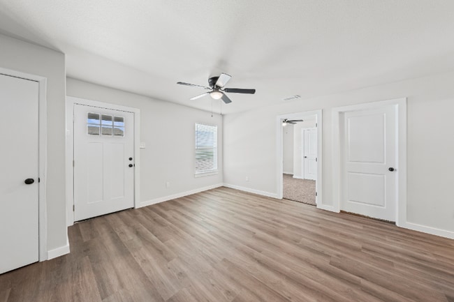 Building Photo - 107 Thomas St