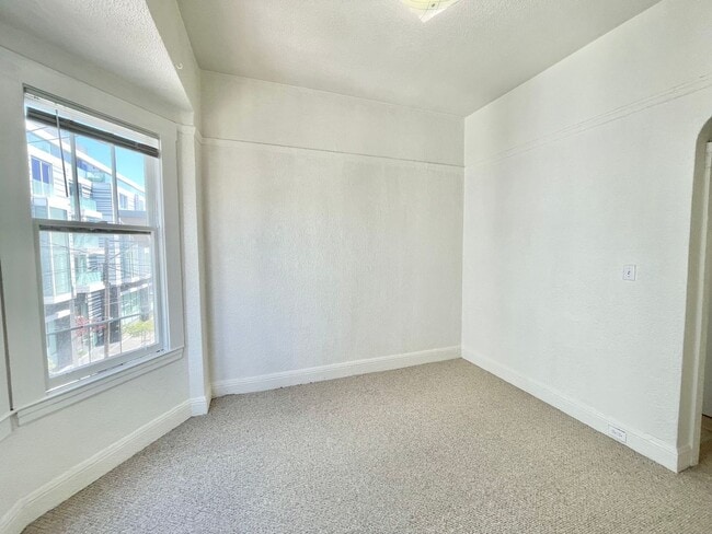 Building Photo - Charming Hayes Valley Studio! Location! La...
