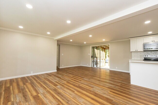 Foto del edificio - 125 Anderson Rd