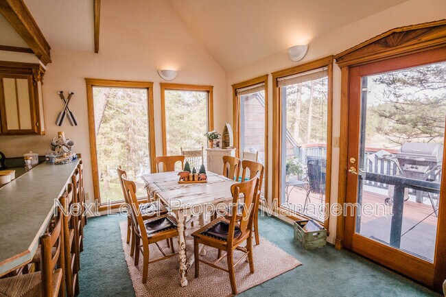 Building Photo - 105 Bass Lake Dr