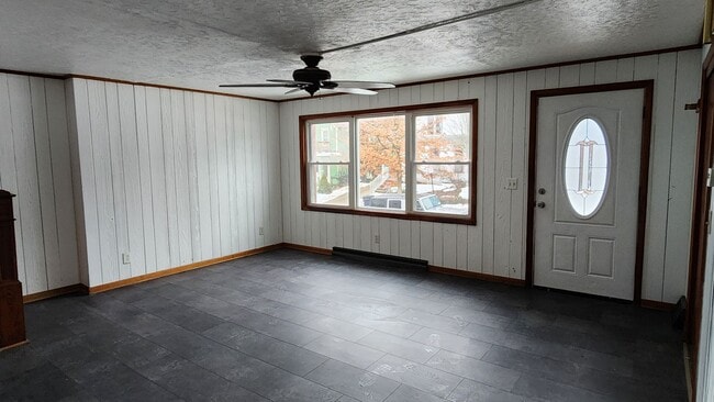 Building Photo - More Space Than Most Rentals — Three Bedroom Single-Family Home in Olean NY!