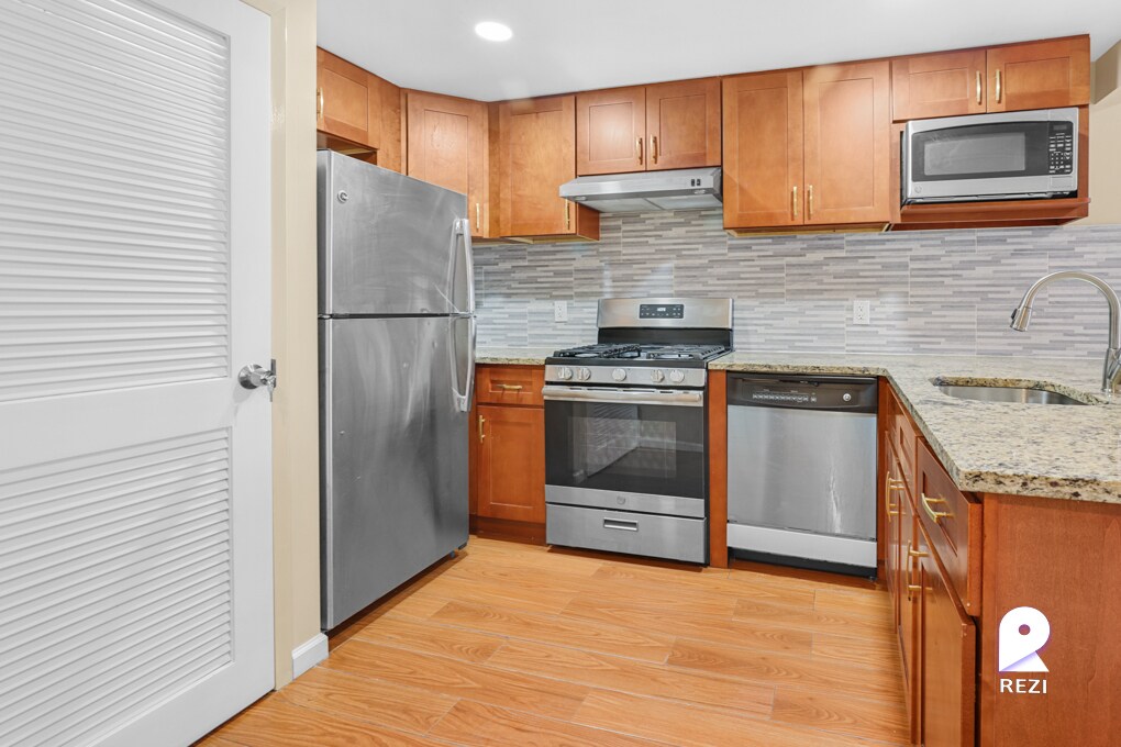 Foto principal - 172-18 Jamaica Ave