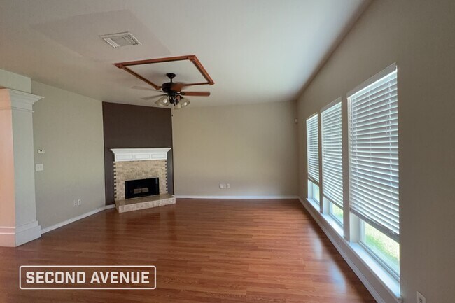 Foto del edificio - 6013 Suffolk Dr