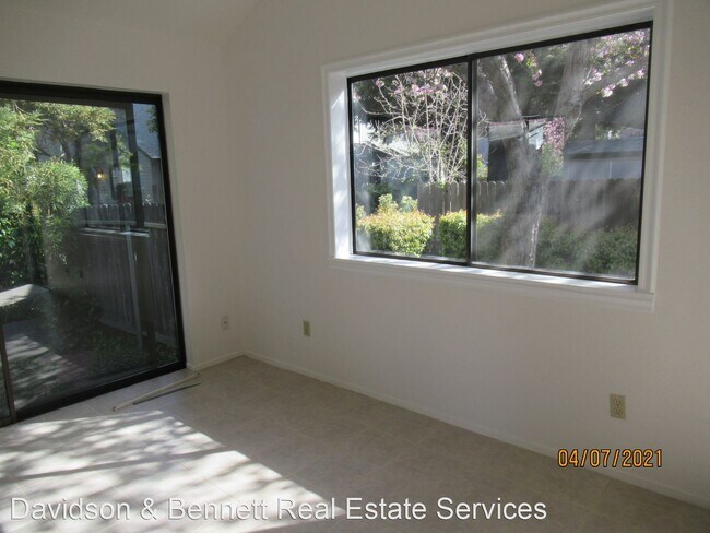 Building Photo - 1 br, 1 bath House - 55 Village Parkway