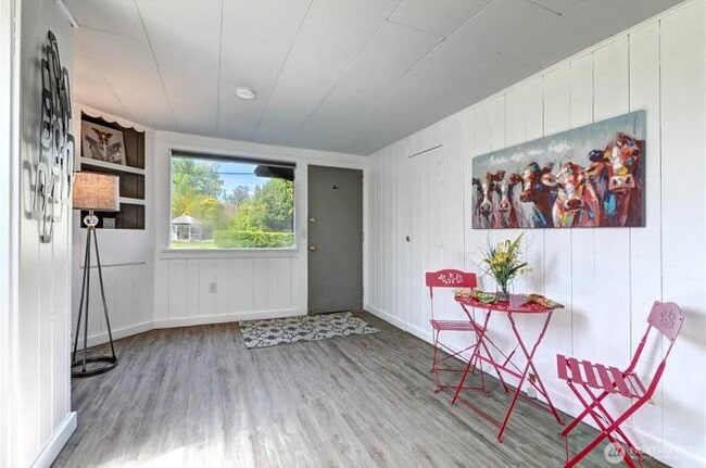 Building Photo - 115 S Kelsey St