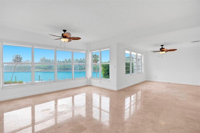 Foto del edificio - 9102 W Bay Harbor Dr