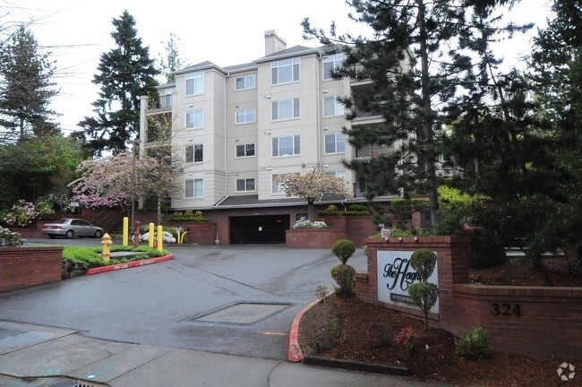 Primary Photo - 9900 SE Shoreland Dr