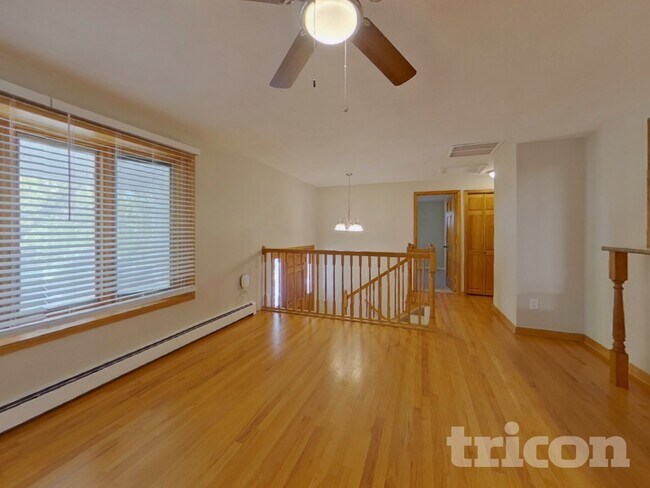 Foto del edificio - 4486 S Utica St