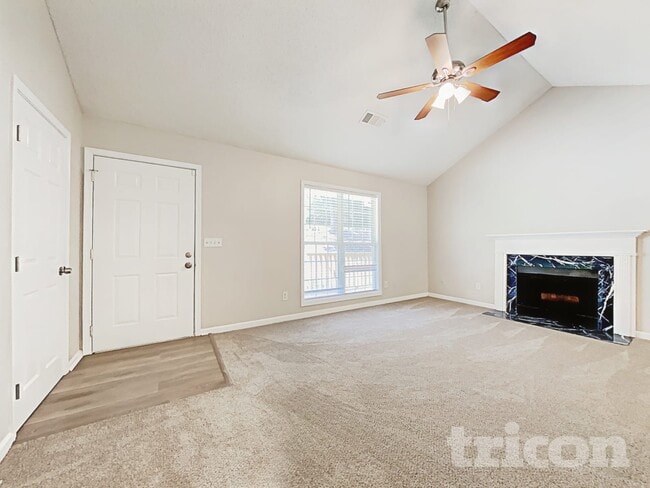 Building Photo - 305 Nims Dr