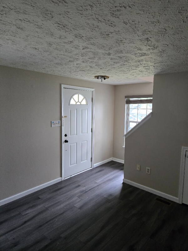 Foto del edificio - 4818 Kingfisher Ct