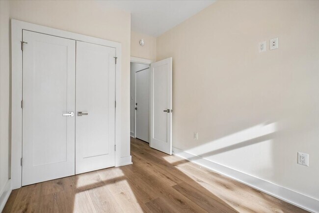 Foto del edificio - 329 16th St SE
