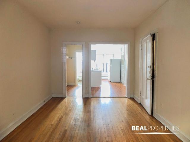 Building Photo - 0 bedroom in CHICAGO IL 60657