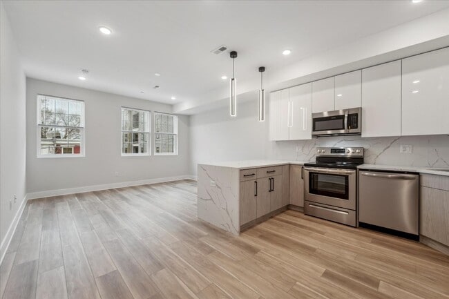 Building Photo - 614 N Pallas St