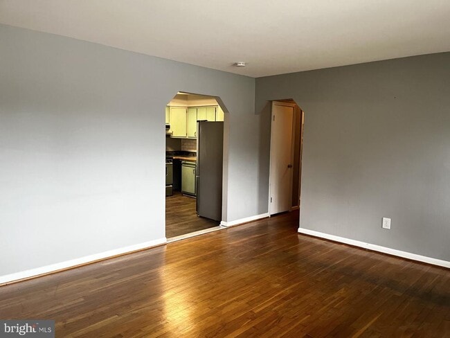 Foto del edificio - 100 Caswell Ave