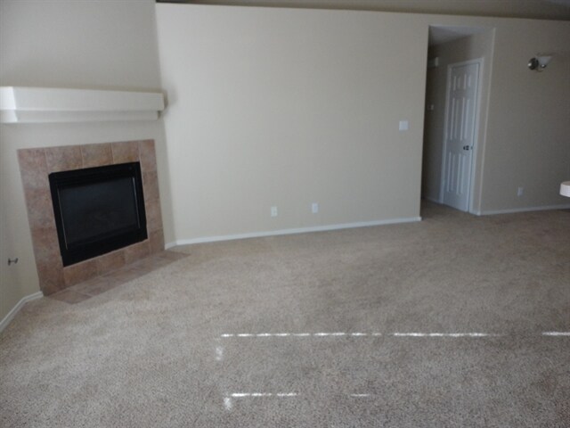 Building Photo - 7044 Glen Hills Dr NE