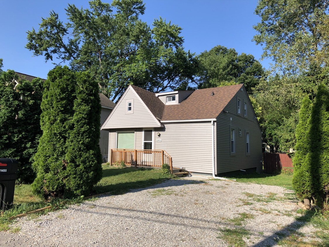 21455 Averhill St, Farmington Hills, MI 48336 House Rental in